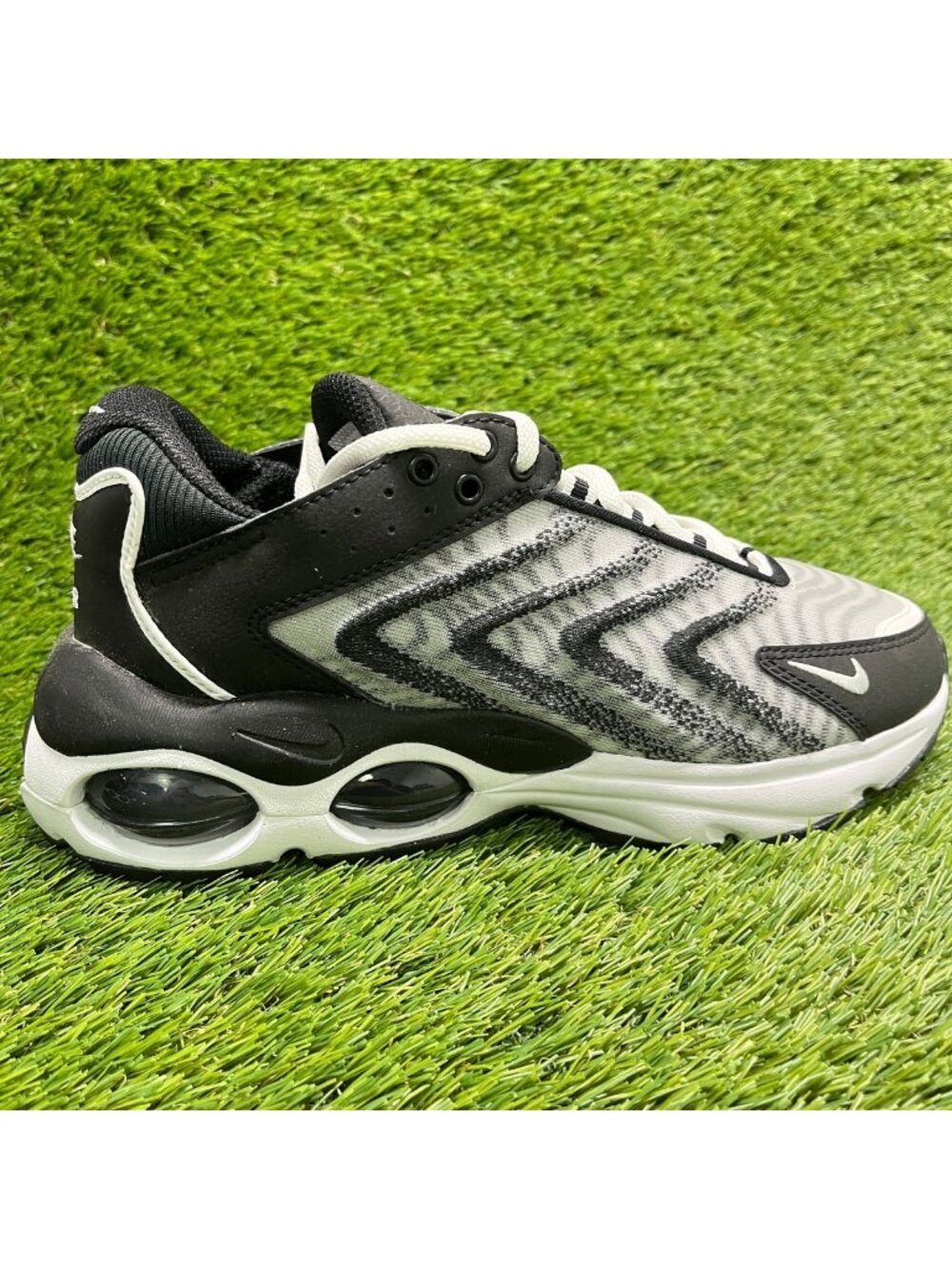 Nike Air Max TW Mens Size 7.5 Black White Gray Athletic Running Shoes Sneakers